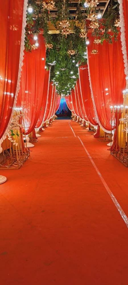 Aisle Decor