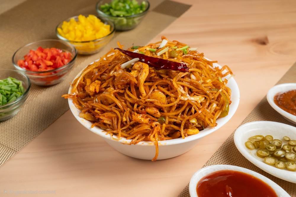 Schezwan Chicken Hakka Noodles